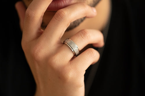 BAGUE ACIER TOURNANTE CHIFFRES ROMAINS